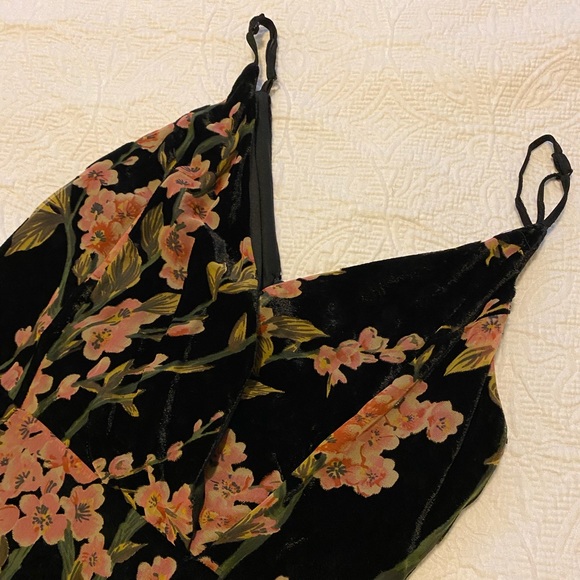 Dex velvet dress - Picture 3 of 6